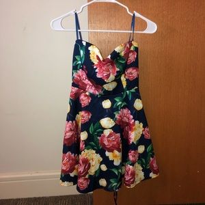 Fashion Nova Floral, back lace up dress